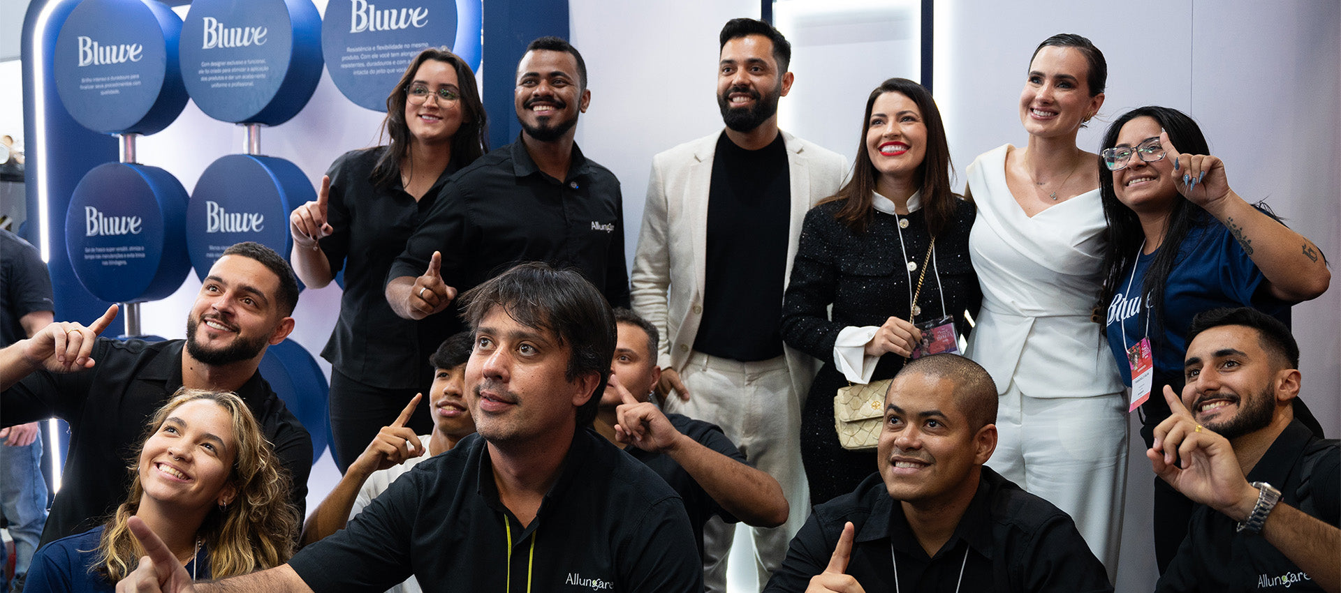 foto de alguns lojistas com a Lara Machado na Beauty Fair de 2024