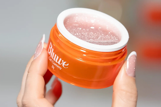 Gel de Unha com Glitter: Descubra o Gel Shine e o Gel Gummy de Brilho da Bluwe