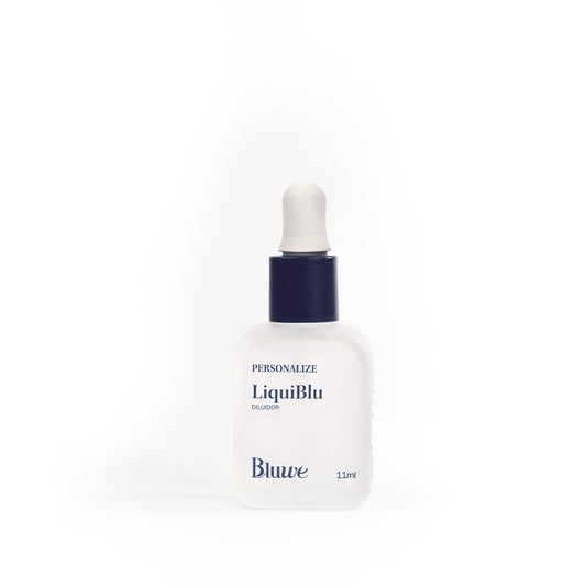 LiquiBlu em fundo branco